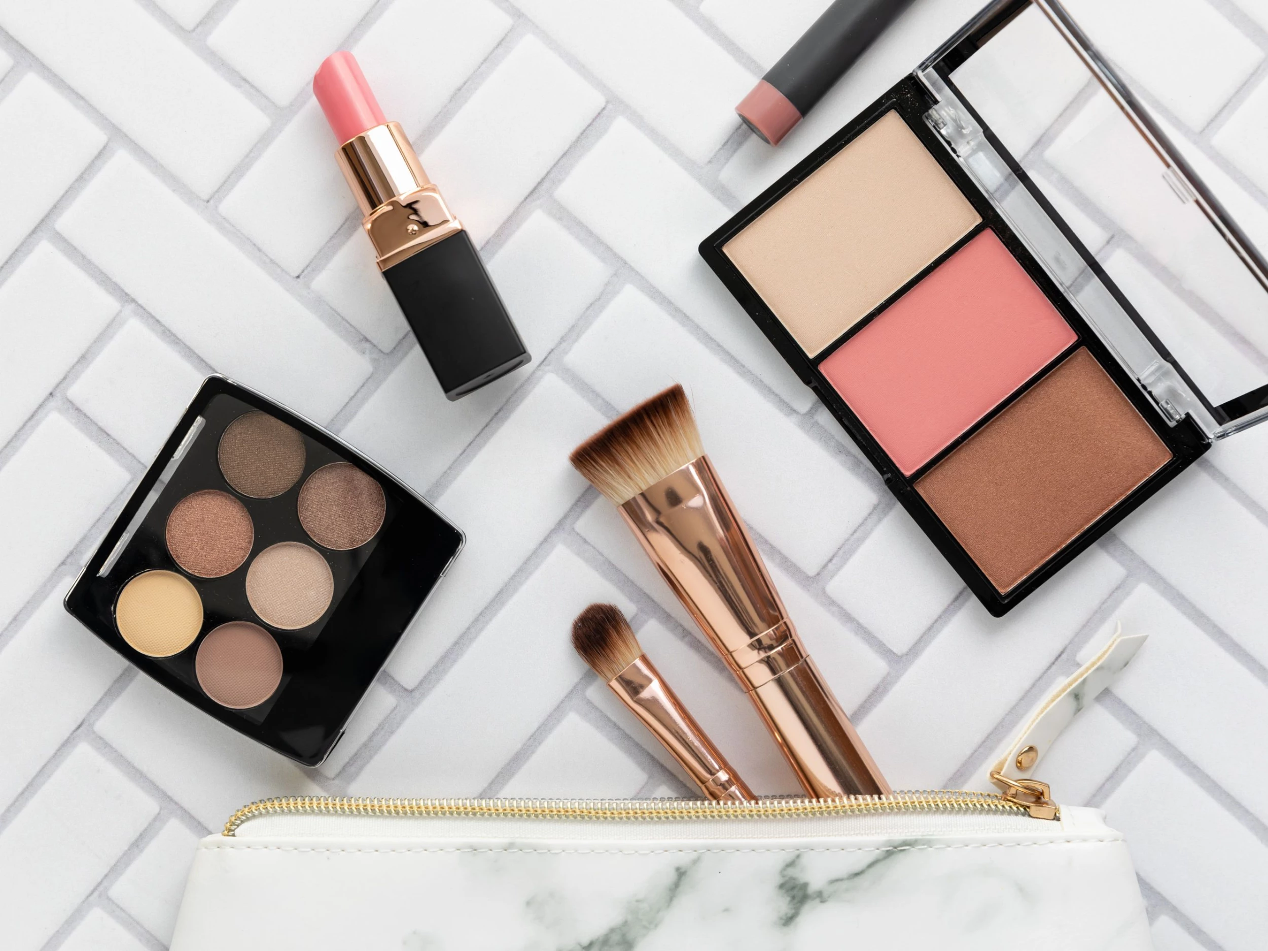 Discount Makeup Store -Discount Makeup Store 1 3